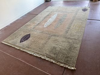 7-10” X 11-2” Area Rug
