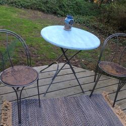 Vintage 3- Piece Bistro Set: Fold- Up Table & 2 Chairs