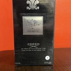Creed Aventus Eau de Parfum 3.3 fl oz Spray Bottle Men's Fragrance for Men