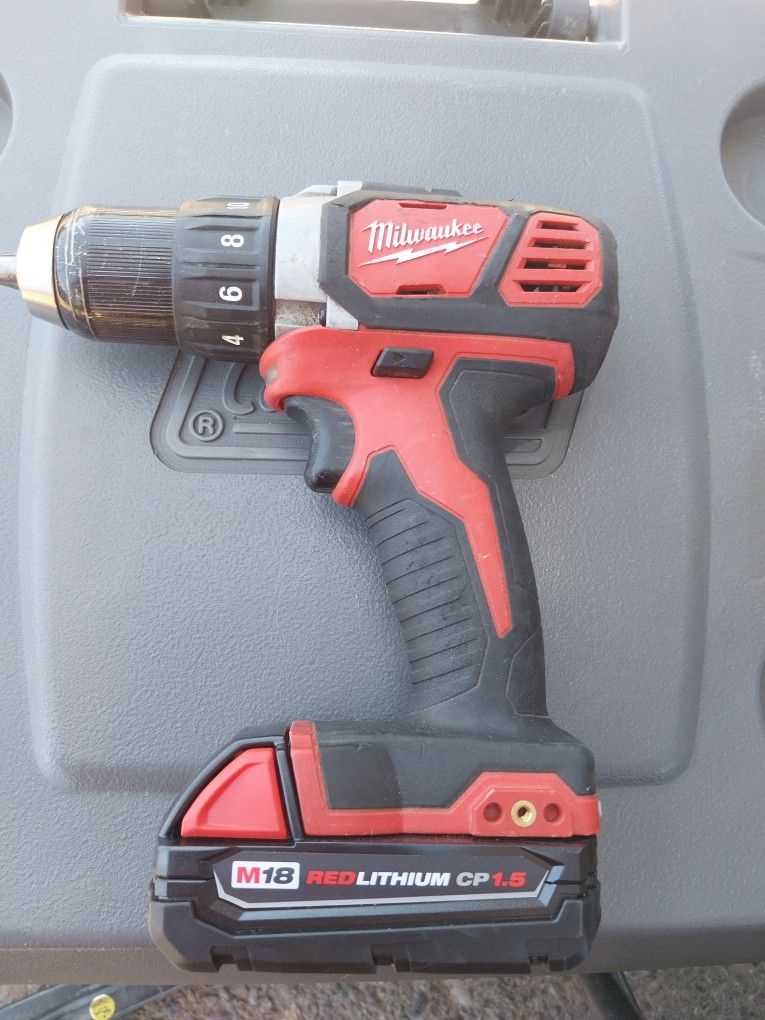 MILWAUKEE DRILL 18V LITHIUM WITH BATTERY (NO CHARGER)
