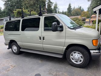 Ford E-Series Full-Size Passenger Van
