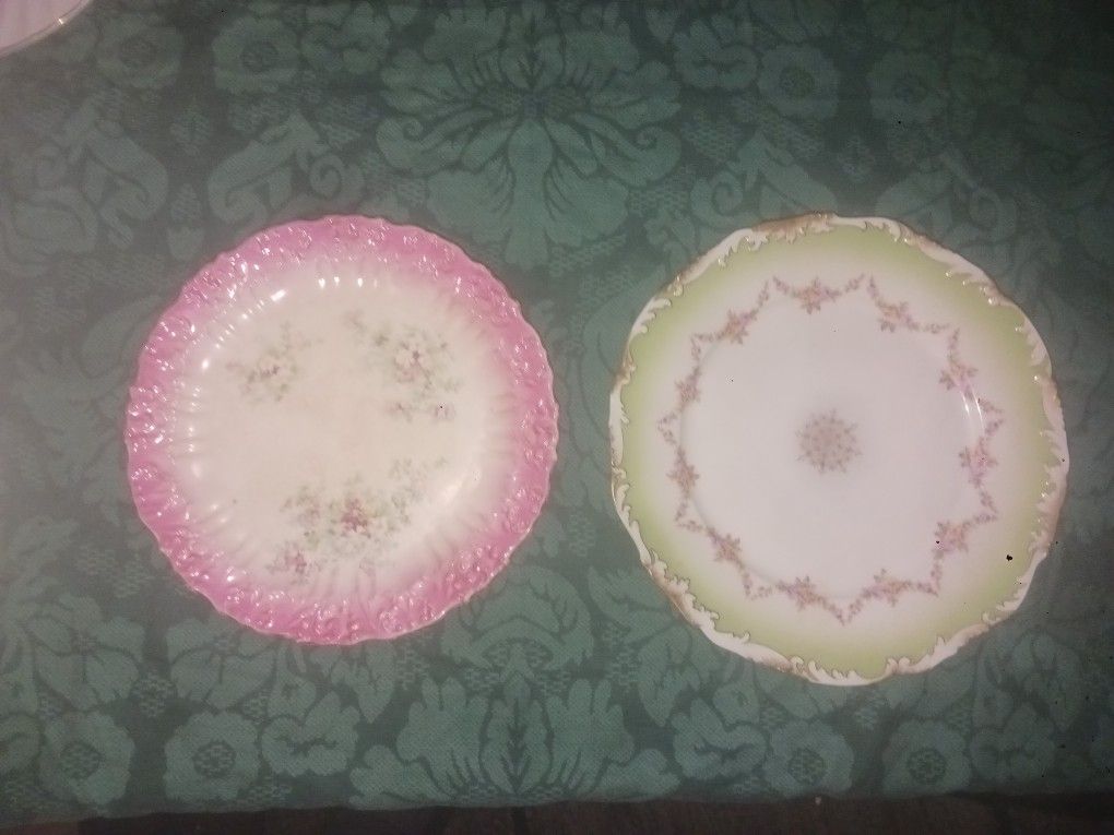 SUPER VINTAGE HANDPAINTED PLATES