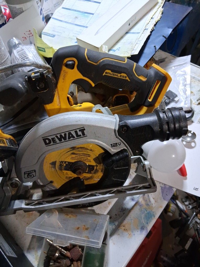 12 Volt Circular Trim Saw