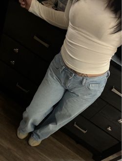 Light Wash Low-Rise Straight Leg Jeans