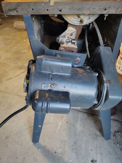 Contractor table saw
