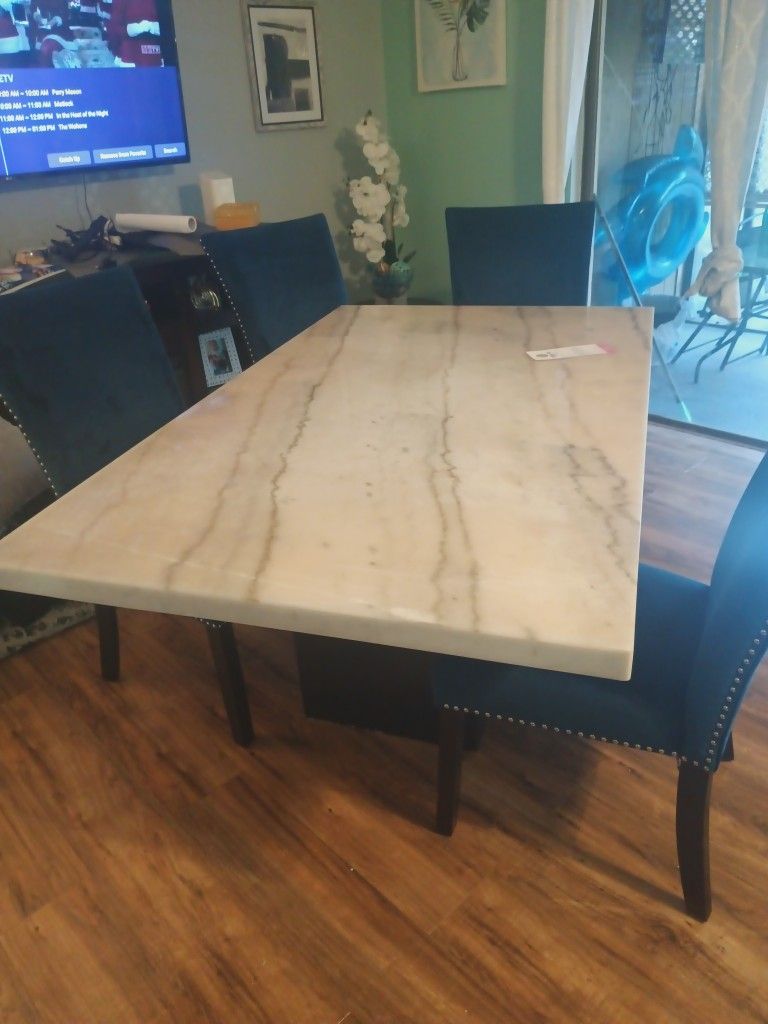 Marble Table 4 Chairs