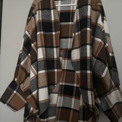 Shien poncho/ sweater