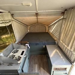 91' Jayco Deluxe 1006 Series