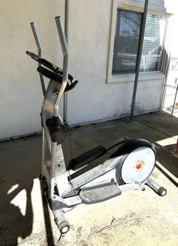 Ironman Elliptical 420-E