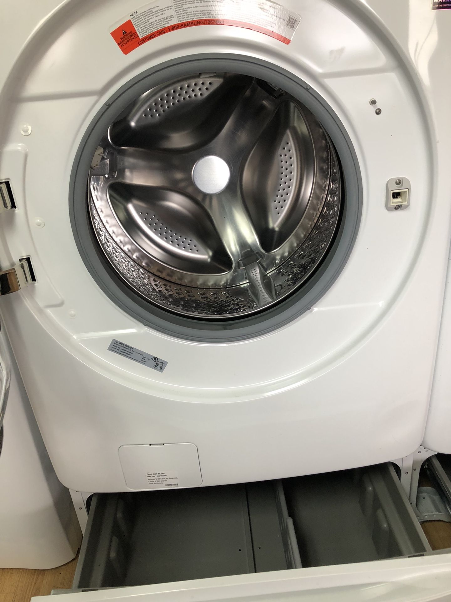 Samsung Large Capacity Washer and Dryer Set