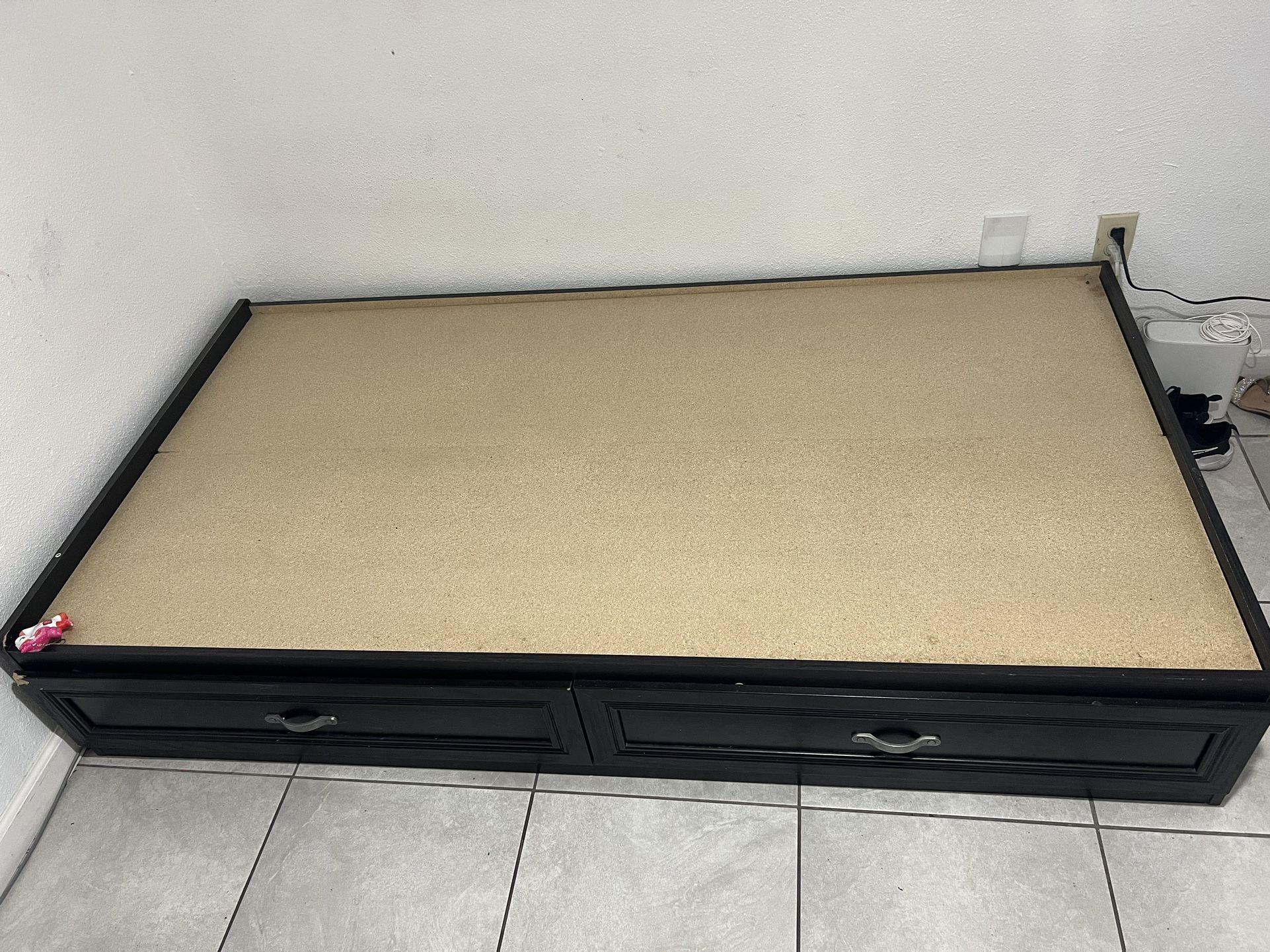 Twin Platform Bed 