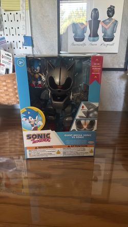 Collectors - Sonic the Hedgehog Giant Mecha Sonic vs Sonic Figure Set