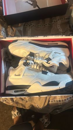 Jordan 4s 9/10