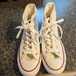 Converse All Star Sneakers.