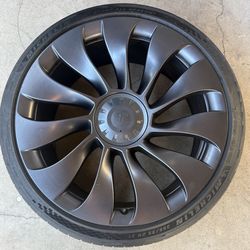 Tesla model Y rim 21