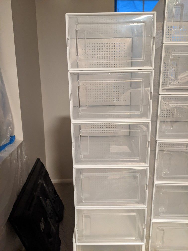 5 stackable Shoe Storage Box with door
Stacks On Top Of Each Other