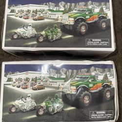 2007 Hess Monster Truck With Motorcycles - New In Box