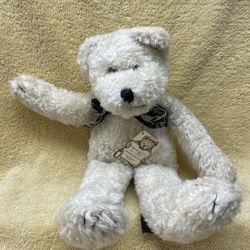 Boyd’s Bear “Buffy”