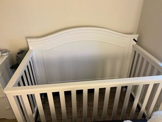 Convertible crib