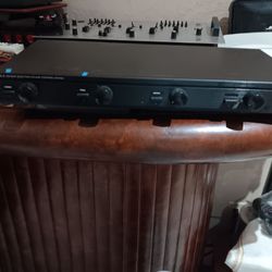 NILES.   MODEL SSVC-4. SPEAKER SELECTOR. VOLUME CONTROL SYSTEM