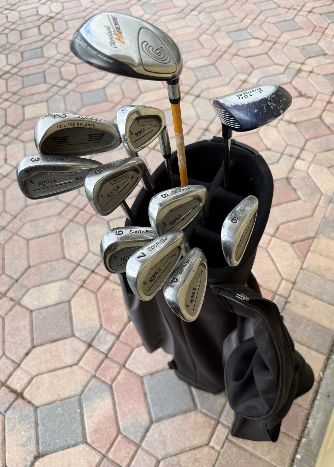 South Bay Royale Golf Bag With Dividers 2 Drivers, 9 Irons And 8 Golf Balls