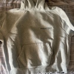 ESSENTIALS MENS HOODIE SIZE SMALL. WORN 5 TIMES NO MARKS OR BLEMISHES