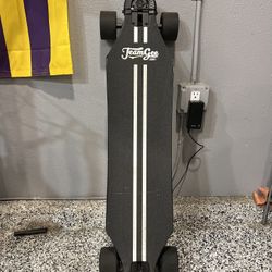 Electric Skateboard (Teamgee / Meepo V4 Style) – Fast, Smooth Ride – Great Condition