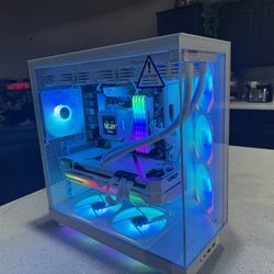 All White Gaming/Streaming PC