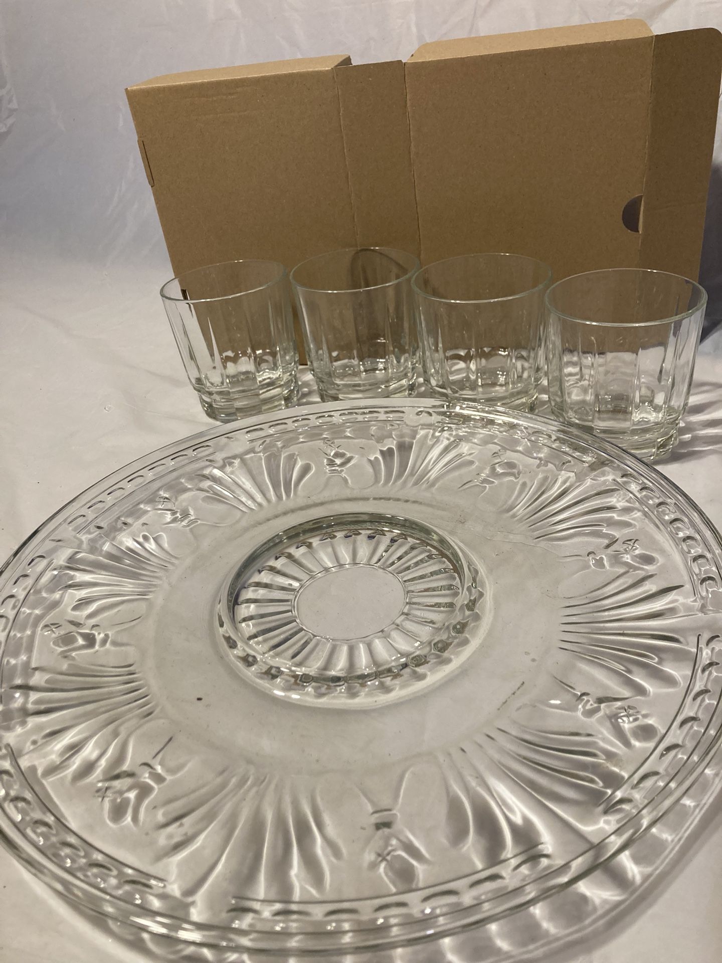 Plates And Decorations