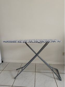 **Ironing Board – Folding / Adjustable Height – Good Condition**