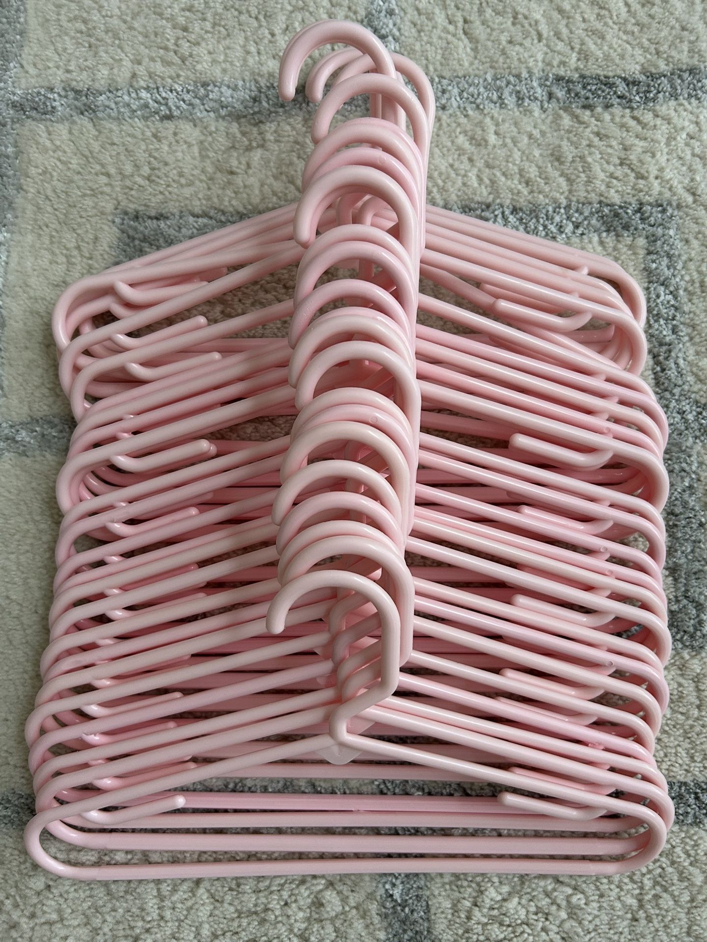 26 Pink Clothes Hangers Kids