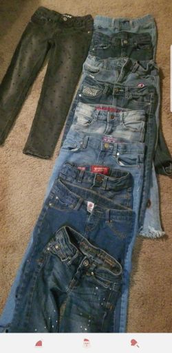 Little girls Jean's nice brands size 6 and 7 ,9 pairs