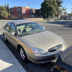 2000 Ford Taurus