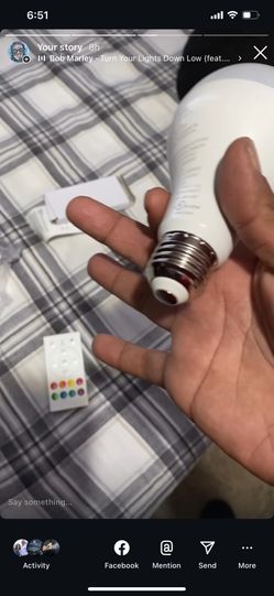 Lightbulb, Bluetooth Speaker Color