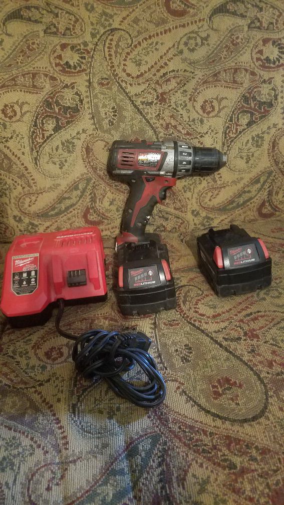 Milwaukee 18V 1/2" Driver Drill 2601-20 charger and 2 big batteries included