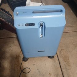 Everflo Oxygen Concentrater.   Works Perfectly  Upto Date. 
