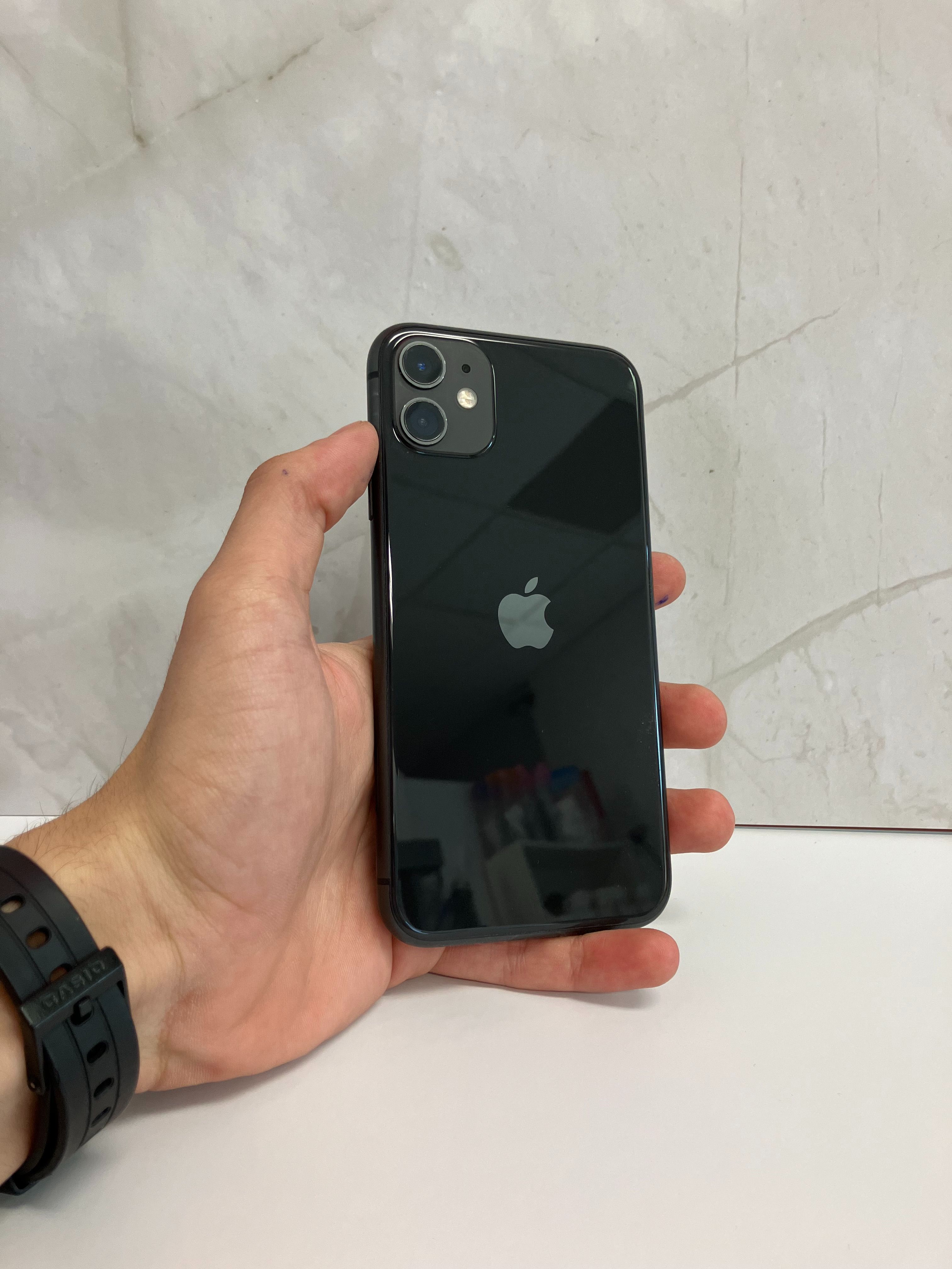 iPhone 11 - Unlocked - 64GB