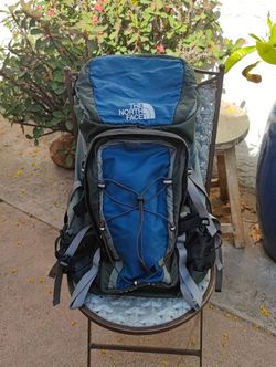 The North Face Travel/ Hiking Backpack - Great Condition