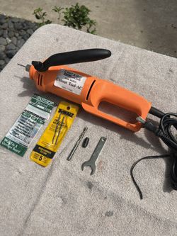  Like New CHICAGO ELECTRIC  Heavy Duty Cutout Tool Kit (Item 42831) 3.5 Amp, Bits, Wrench, 1/8” & 1/4” Collets, Handle