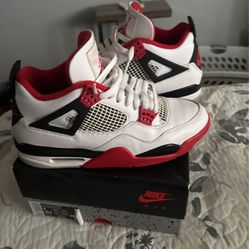 jordan 4 fire red authentic a bit used but for a good price negotiable , to small