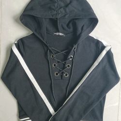 sports cropped hoodie sweatshirt  with a hood and lacing. size m. Worn 1 time ,normal wear ,Perfect condition. 