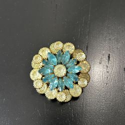  Vintage gold tone blue white Stacked Flower Circle brooch pin 60’s
