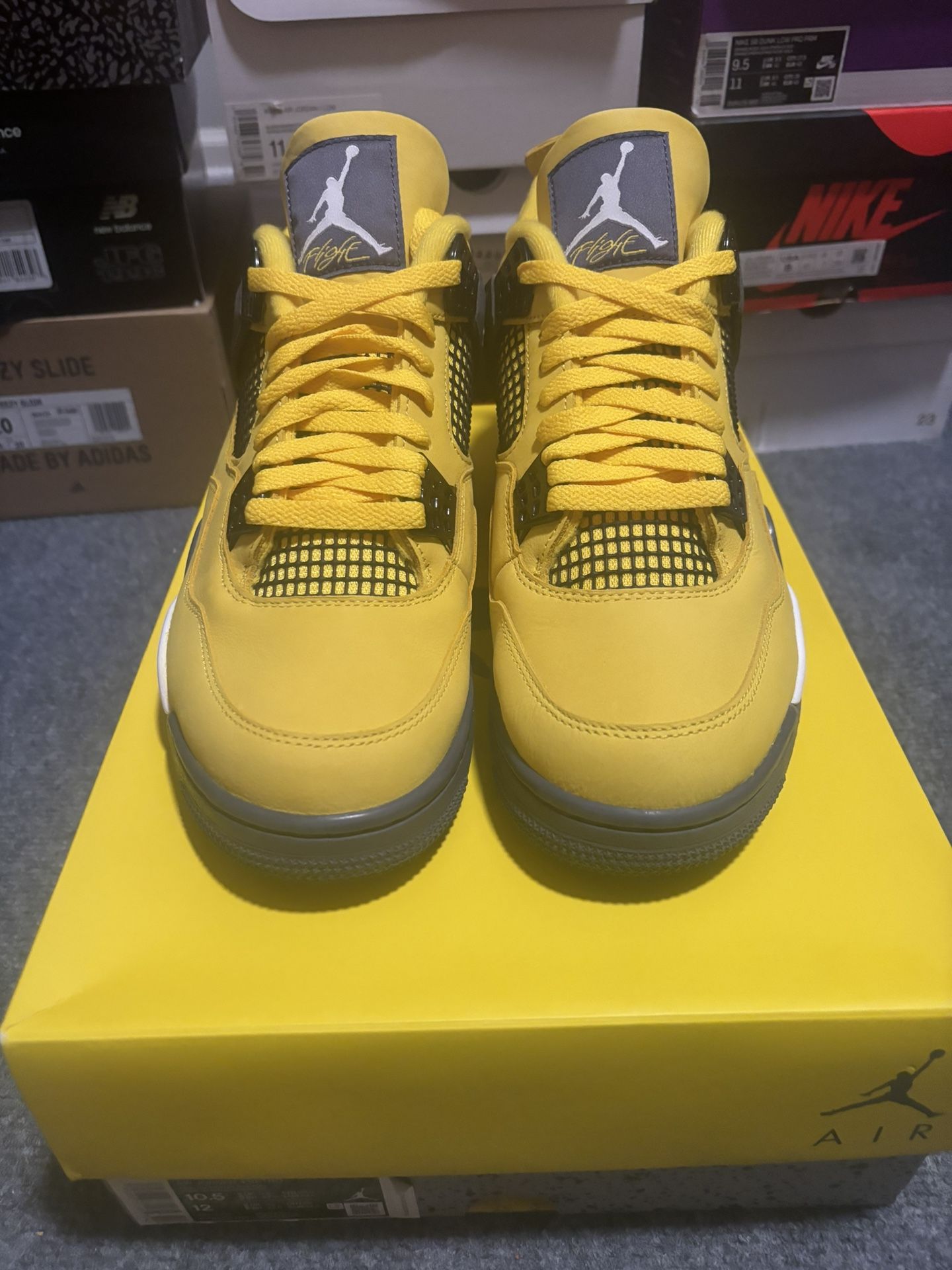 Jordan Retro 4 Lightning