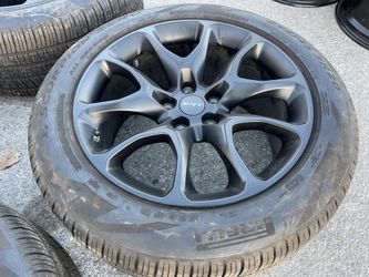 Like new 20” SRT Hellcat Durango Wheels and Pirelli Tires 20 dodge hell cat Rims 5 lug 5x5 bolt pattern 5x127 factory original stock take offs helleph