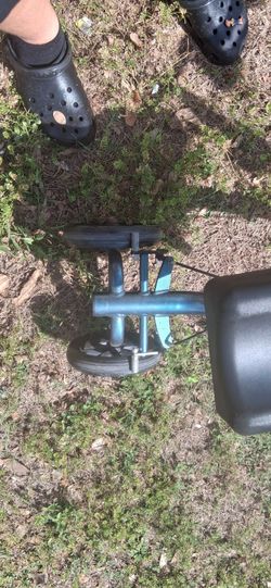 Knee scooter