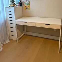 Desk +drawers makeup 💄 organized