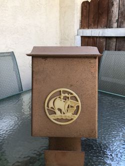 Classic mailbox
