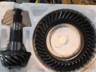 Gm 12 bolt.  3.42 gears