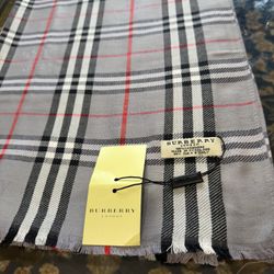 Burberry Scarf 