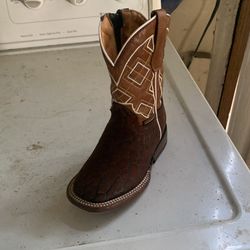 Boots For Boys Size 4